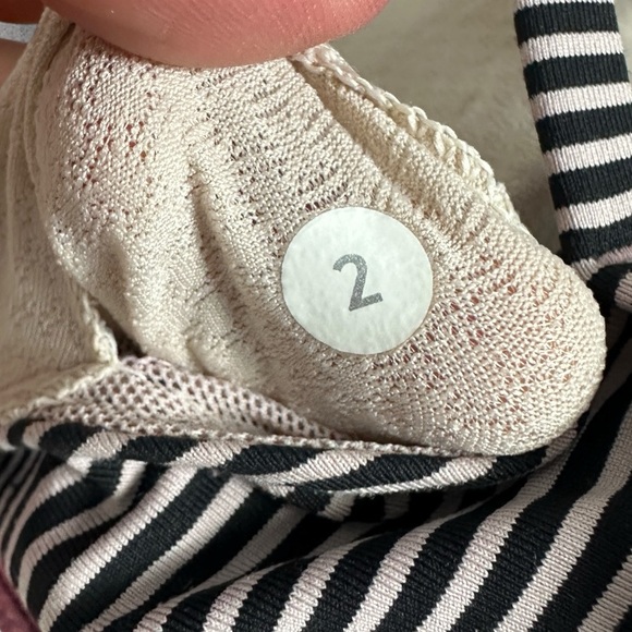 Lululemon Wild Tank Top‎ Heathered Wine Berry Size 2 Yoga Built In Bra Luxtreme - Picture 4 of 11